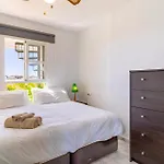 2 Bedroom Stunning In 公寓 托雷莫利诺斯