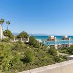2 Bedroom Stunning In *