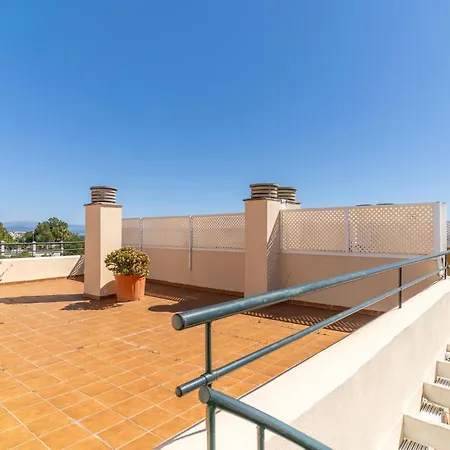 2 Bedroom Stunning Apartment In Torremolinos